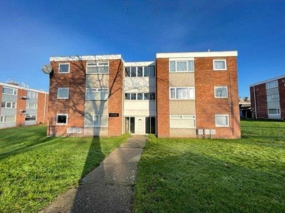 Image 1:1 bedroom Apartment or flat to rent