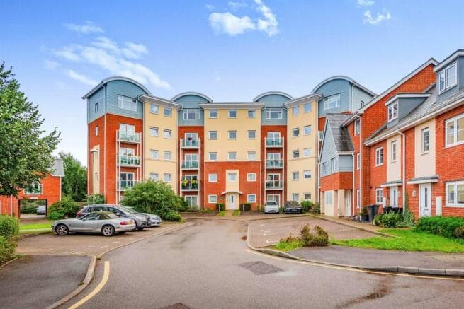 Image 1:2 bedroom Apartment or flat to rent