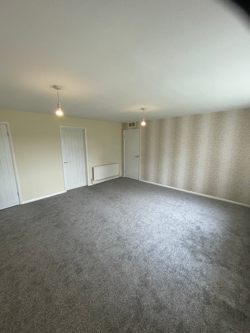 Image 2:3 bedroom Flat to rent