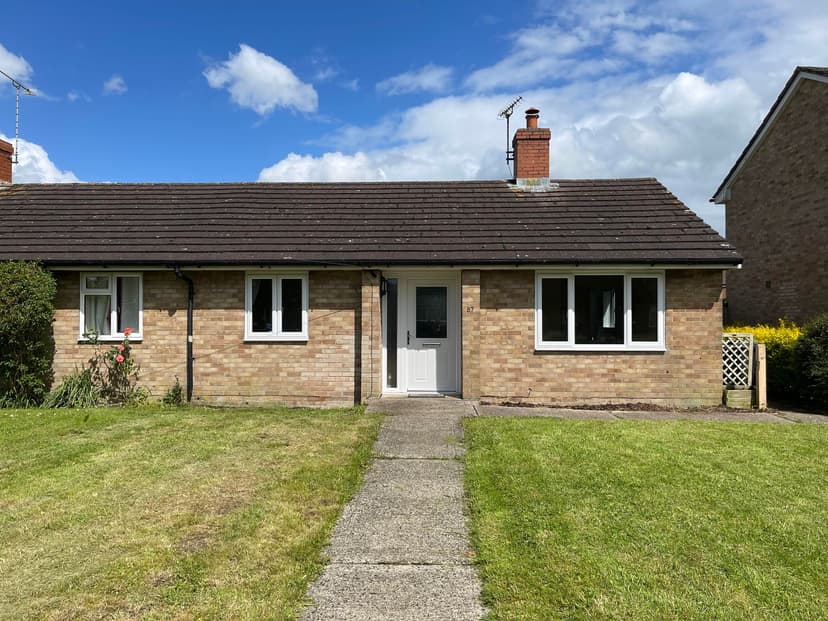 Image 1:2 bedroom Bungalow to rent