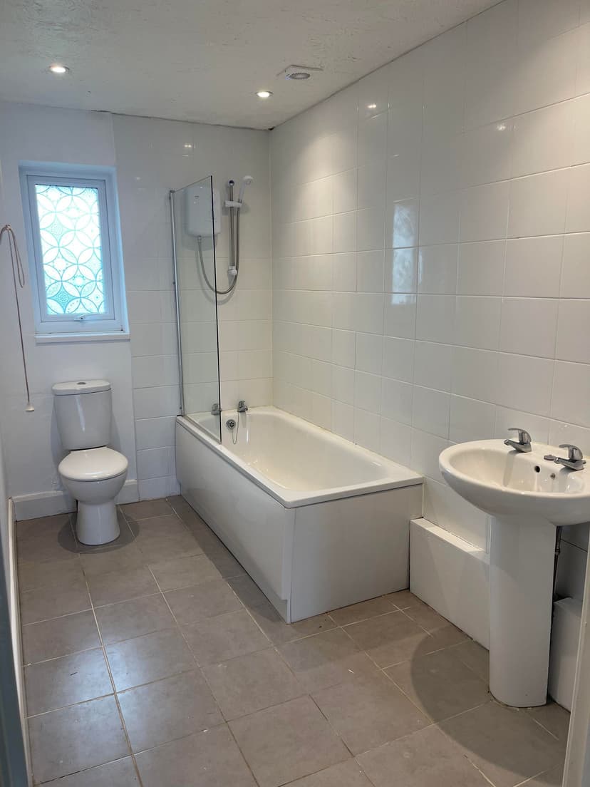 Image 3:2 bedroom Bungalow to rent