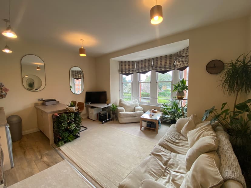 Image 2:1 bedroom Apartment or flat to rent