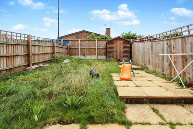 Image 1:3 bedroom End-of-terrace house to rent