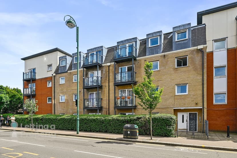 Image 1:2 bedroom Apartment or flat to rent