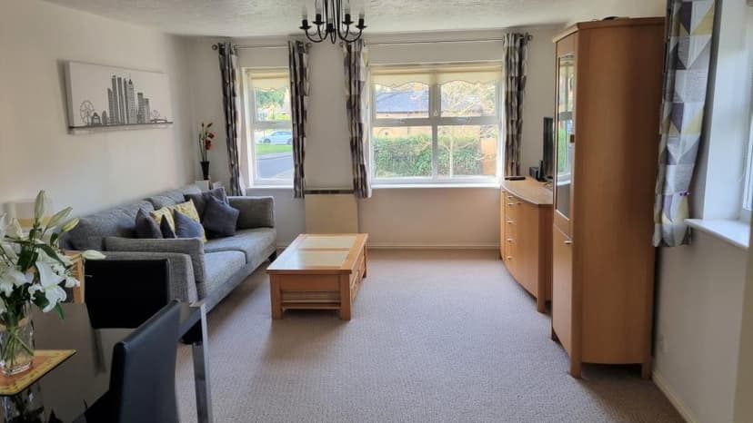 Image 2:2 bedroom Flat to rent