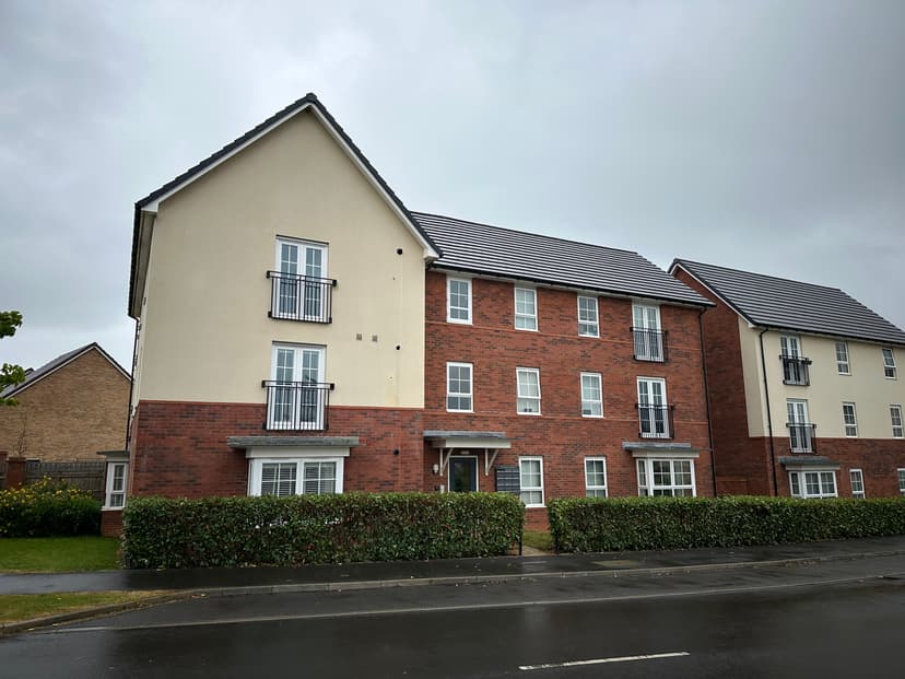 Image 1:2 bedroom Apartment or flat to rent