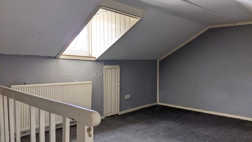 Image 1:4 bedroom End-of-terrace house to rent