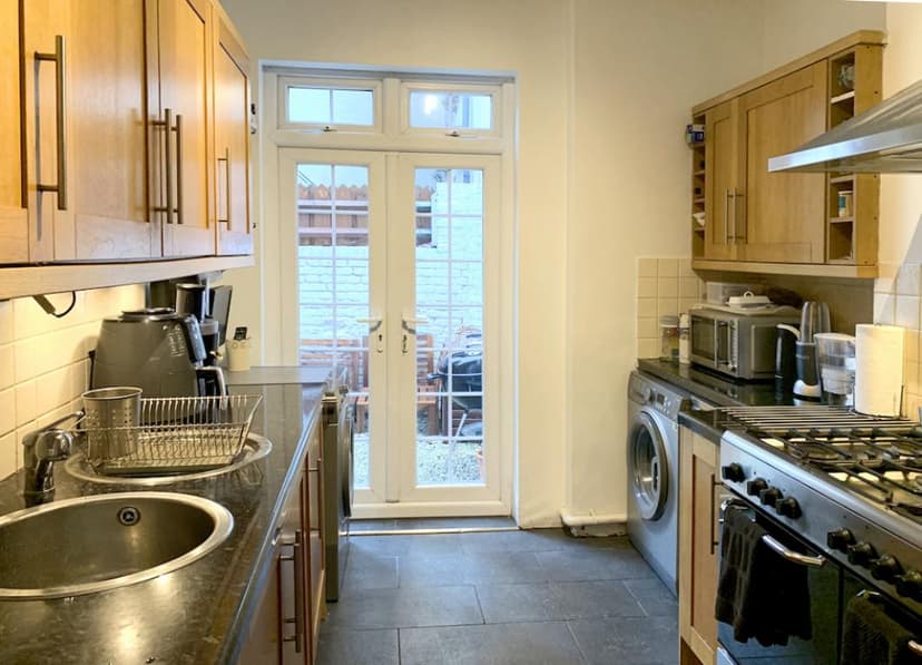 Image 2:2 bedroom Flat to rent