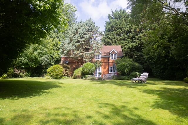 Image 2:4 bedroom Detached house to rent