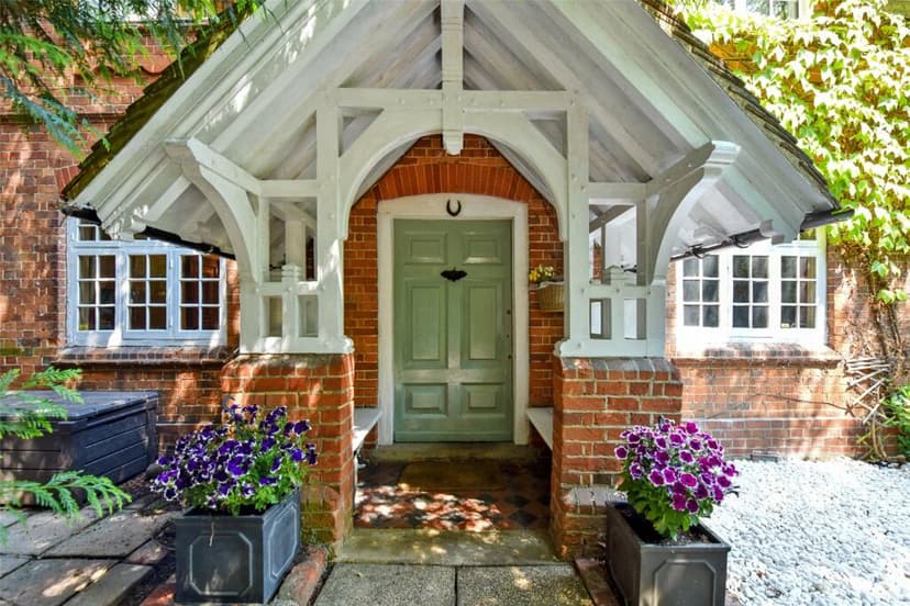 Image 1:4 bedroom Detached house to rent