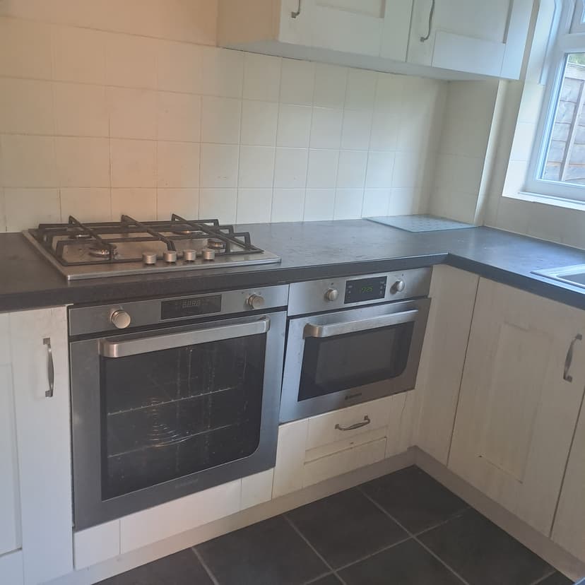 Image 2:3 bedroom Semi-detached house to rent