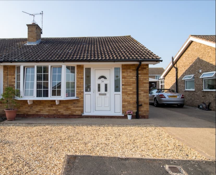 Image 1:2 bedroom Bungalow to rent