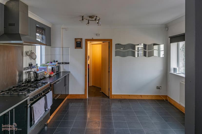 Image 3:3 bedroom End-of-terrace house to rent