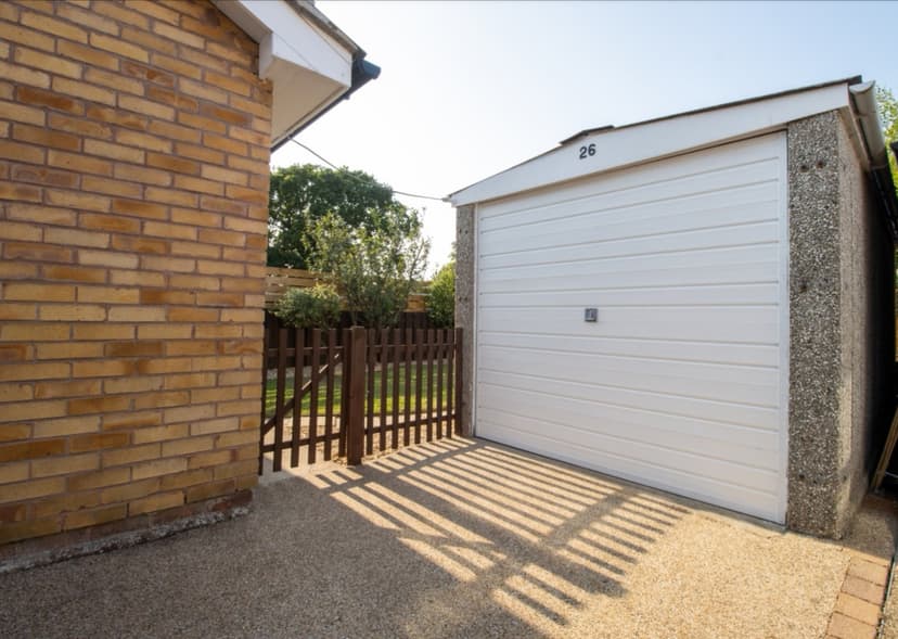 Image 3:2 bedroom Bungalow to rent