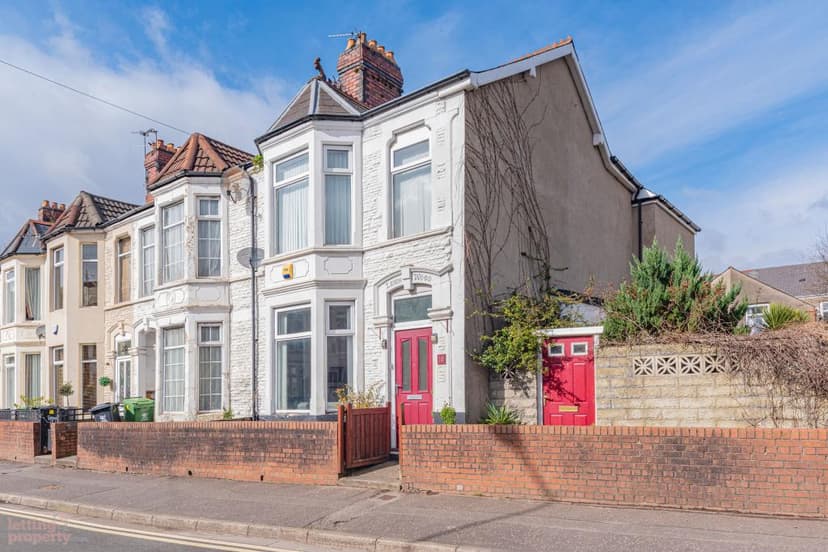 Image 1:3 bedroom End-of-terrace house to rent