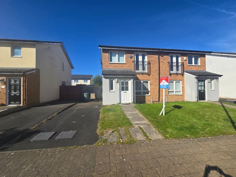 Image 1:3 bedroom Semi-detached house to rent