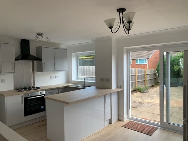 Image 2:3 bedroom Semi-detached house to rent