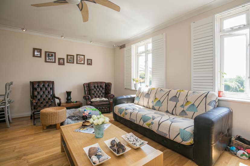 Image 2:4 bedroom Terraced house to rent