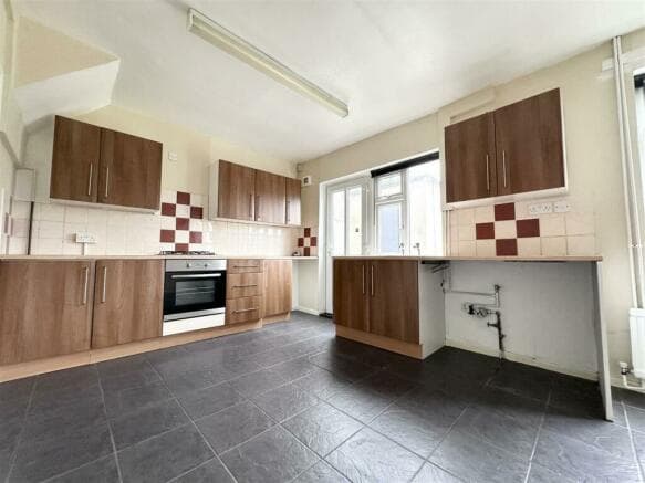 Image 2:3 bedroom Semi-detached house to rent