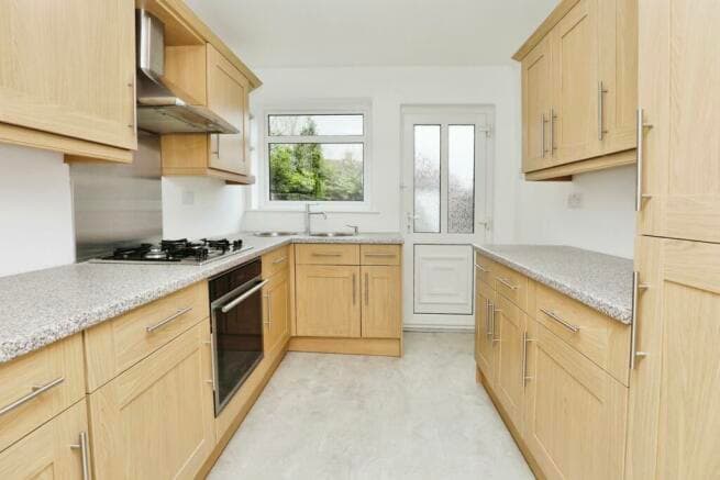 Image 2:3 bedroom End-of-terrace house to rent