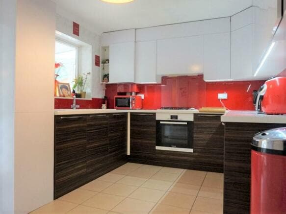 Image 2:3 bedroom Semi-detached house to rent