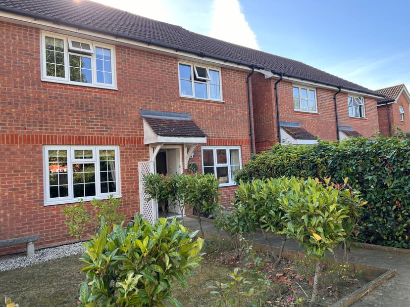 Image 1:2 bedroom Semi-detached house to rent