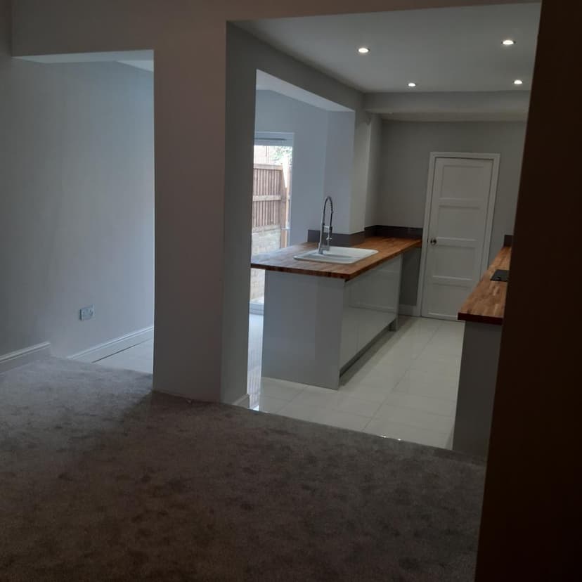 Image 2:2 bedroom End-of-terrace house to rent