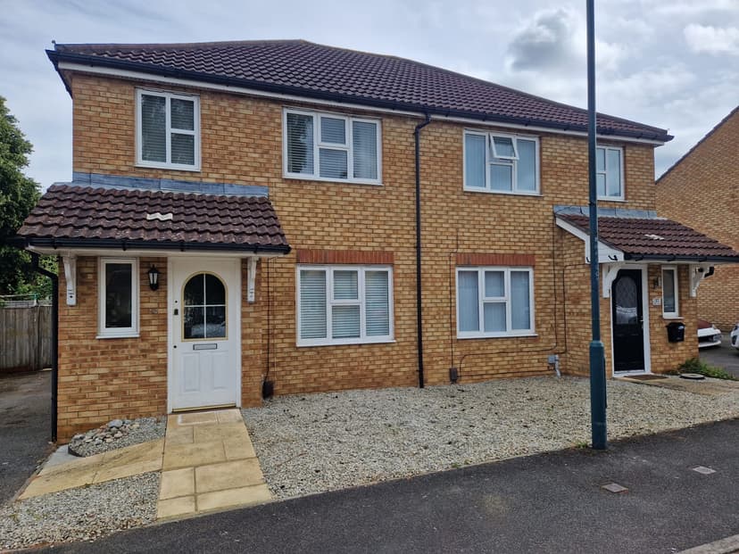 Image 1:3 bedroom Semi-detached house to rent