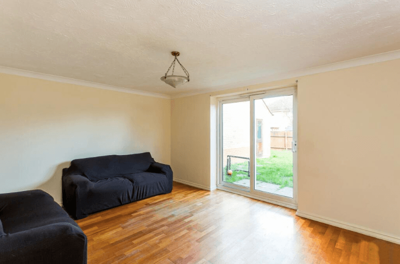 Image 2:3 bedroom End-of-terrace house to rent