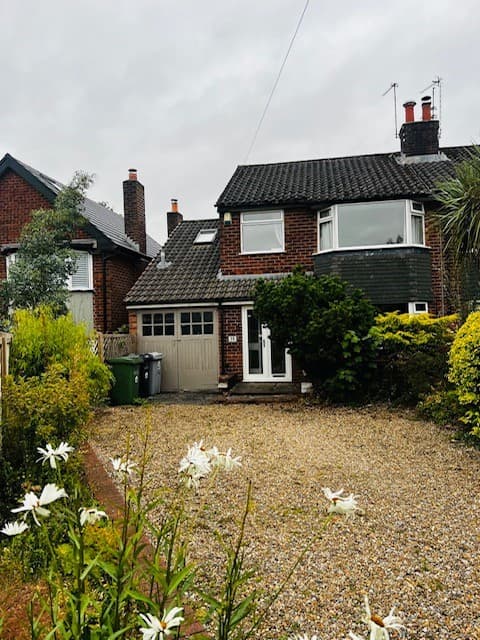 Image 1:4 bedroom Semi-detached house to rent