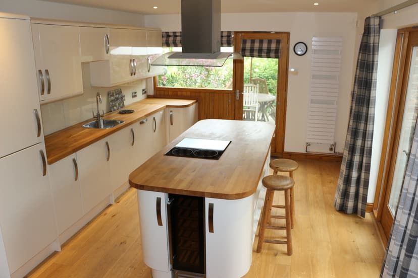 Image 1:1 bedroom Ground floor flat to rent