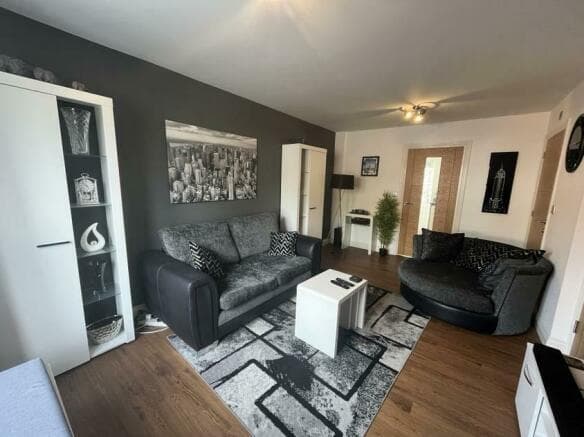 Image 3:3 bedroom Townhouse to rent