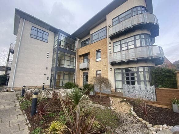 Image 1:2 bedroom Apartment or flat to rent