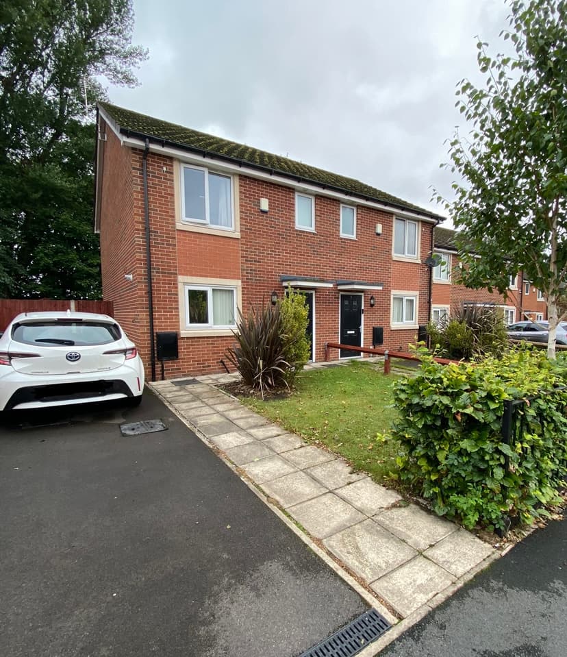 Image 1:2 bedroom Semi-detached house to rent