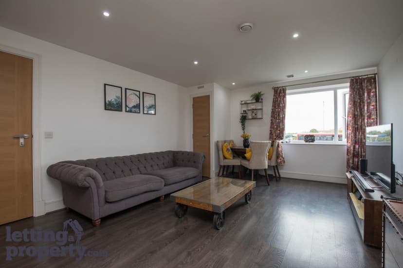 Image 1:2 bedroom Apartment or flat to rent