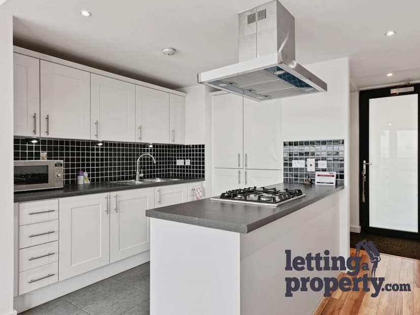 Image 3:2 bedroom Apartment or flat to rent