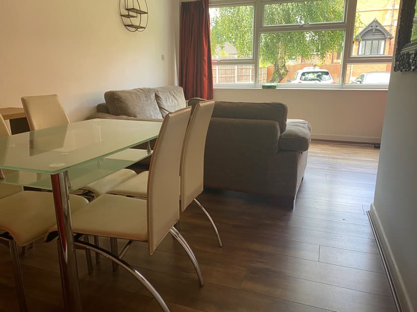 Image 1:2 bedroom Apartment or flat to rent