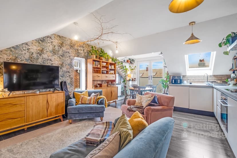 Image 1:1 bedroom Apartment or flat to rent