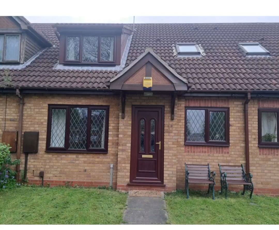 Image 1:1 bedroom Mews to rent