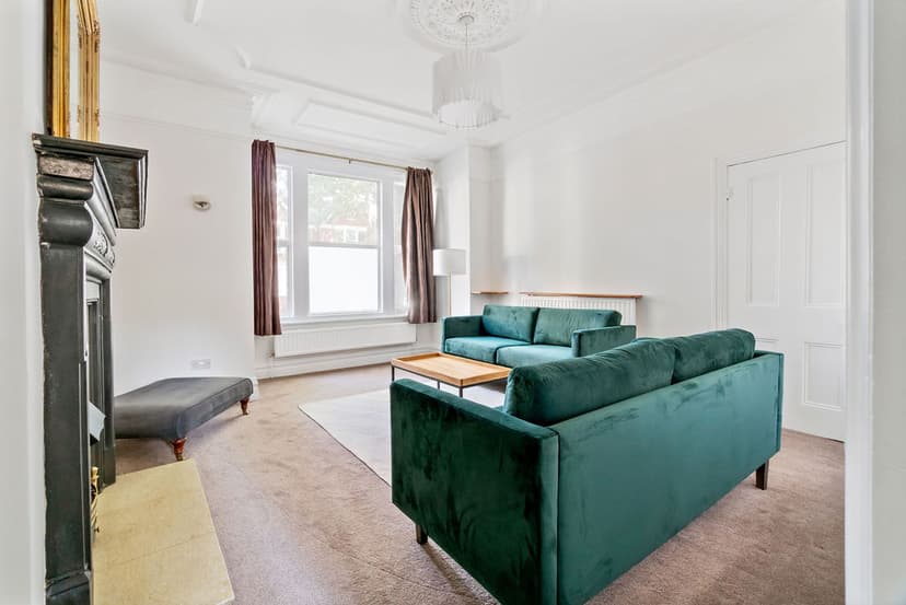 Image 2:1 bedroom Ground floor flat to rent