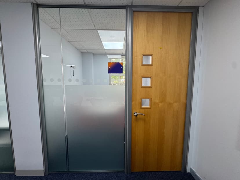 Image 3: Studio Office to rent