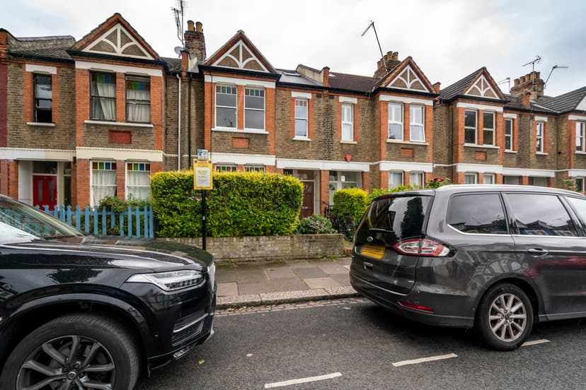 Image 1:3 bedroom Maisonette to rent