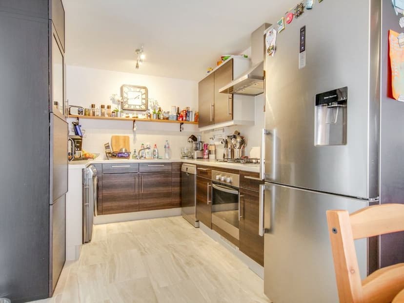 Image 3:4 bedroom Semi-detached house to rent