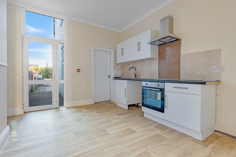 Image 2:1 bedroom Apartment or flat to rent