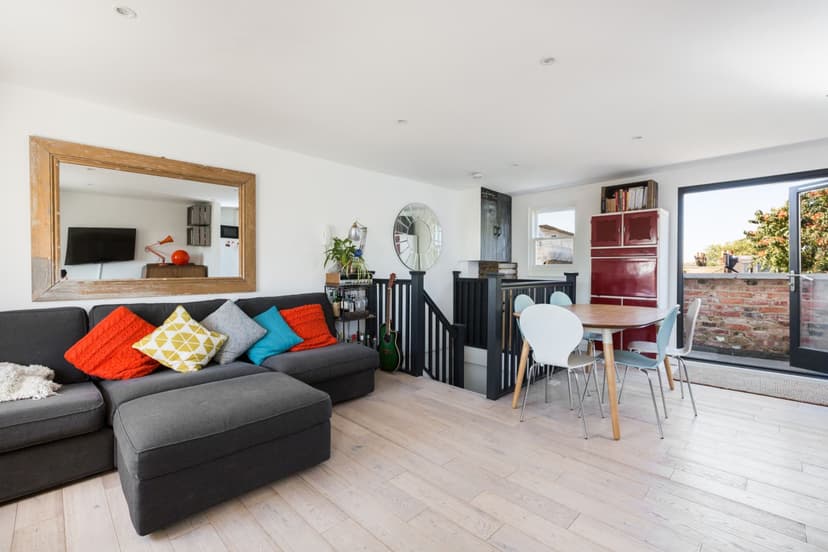 Image 2:3 bedroom Apartment or flat to rent