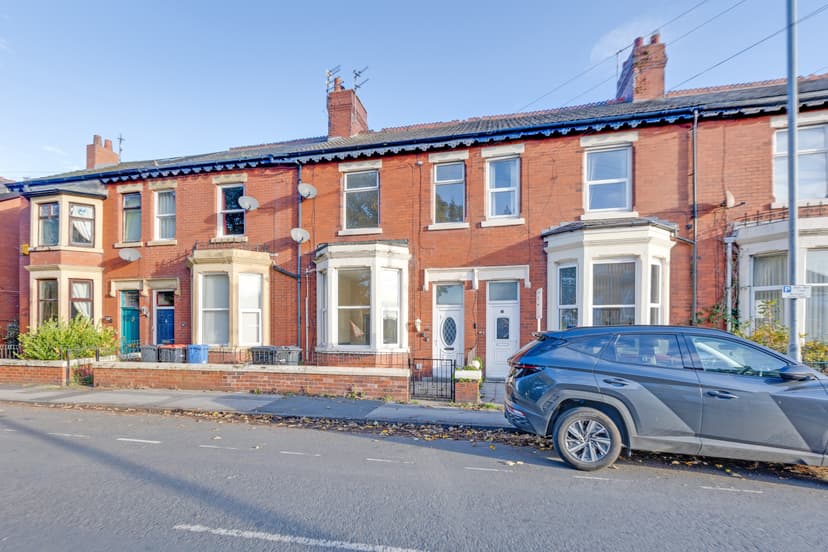 Image 1:1 bedroom Apartment or flat to rent