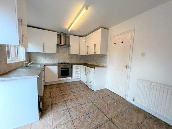 Image 2:3 bedroom Semi-detached house to rent