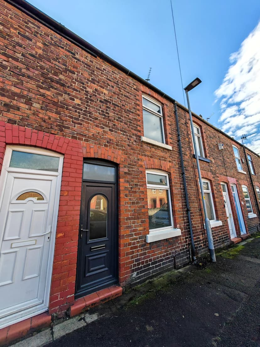 Image 1:2 bedroom Terraced house to rent