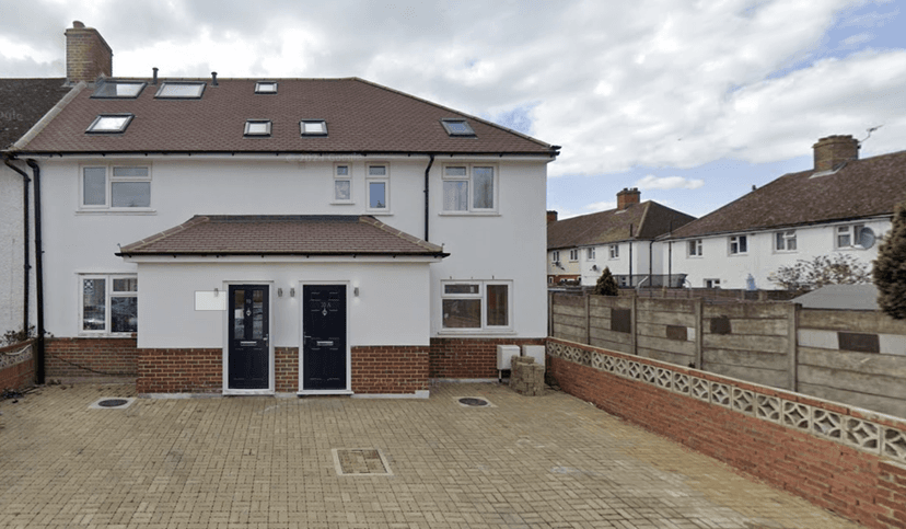 Image 1:3 bedroom End-of-terrace house to rent