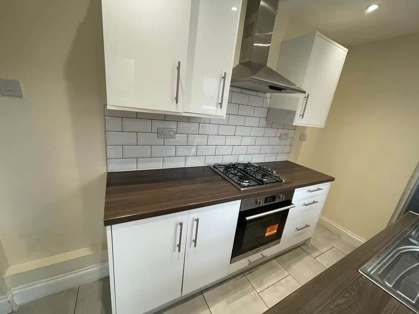 Image 3:2 bedroom End-of-terrace house to rent